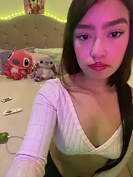 Snapshot of Miakittyyy chatting on April 2026 01:46:01 PM Miakittyyy online show from April 2026 01:46:01 PM