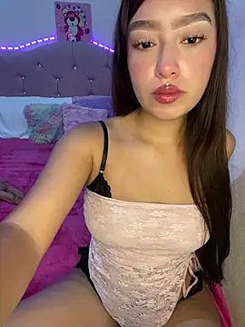 Miakittyyy online show from August 2026 03:17:02 PM