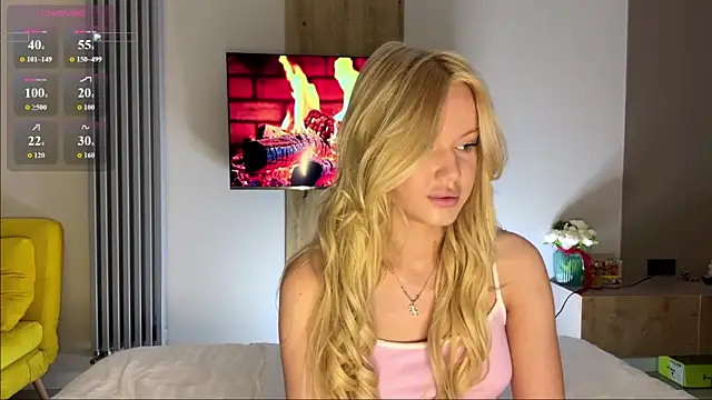 moonavelle online show from July 2026 09:24:02 PM