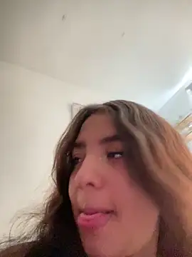 Snapshot of midarixxx chatting on April 2026 03:16:01 PM midarixxx online show from April 2026 03:16:01 PM