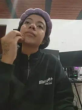 NefertitiXO online show from May 2026 05:54:01 PM