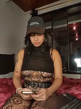 NefertitiXO online show from June 2026 01:40:01 AM