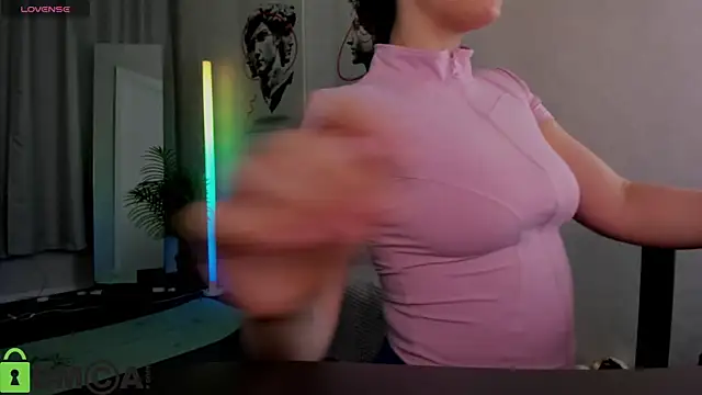 Ricki Bloom online show from June 2026 01:14:01 AM