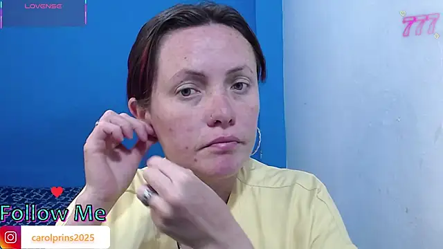 carolinhe26 online show from May 2026 08:47:01 PM