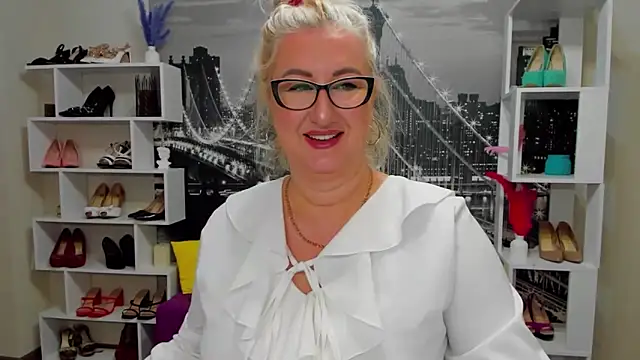 DianaFrances online show from May 2026 08:21:01 AM