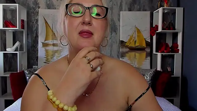 DianaFrances online show from May 2026 10:09:02 AM