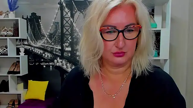 DianaFrances online show from May 2026 09:59:01 AM