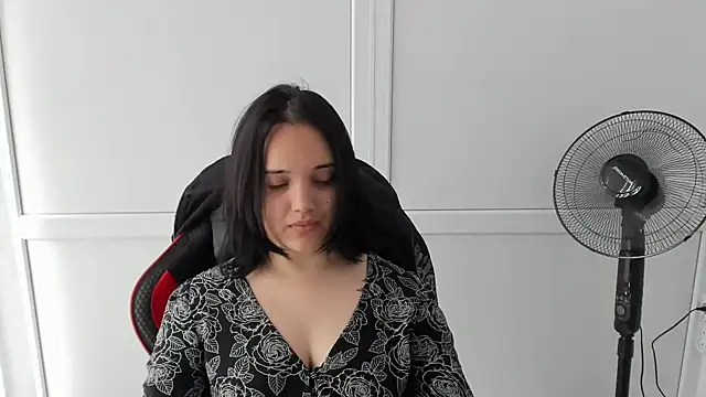 Caroline cutte online show from June 2026 06:47:02 AM
