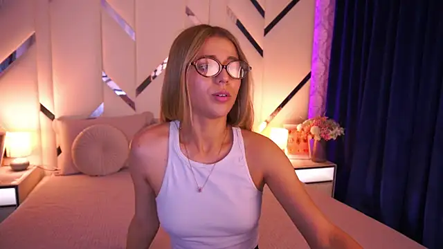DoveLovee online show from June 2026 01:25:02 PM