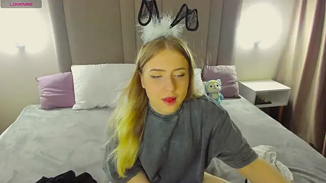 Liacandy  online show from July 2026 01:57:01 AM