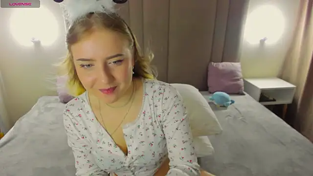 Liacandy  online show from July 2026 01:43:02 AM