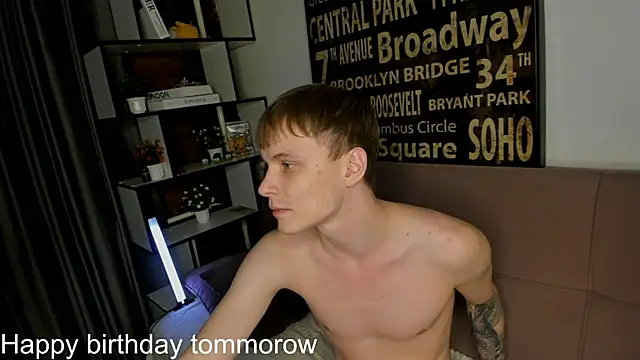 TwinkWhite online show from May 2026 09:10:02 PM
