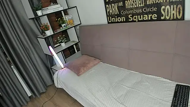 TwinkWhite online show from May 2026 09:09:02 PM