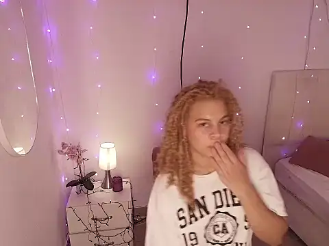 Michellblue online show from July 2026 06:17:02 PM