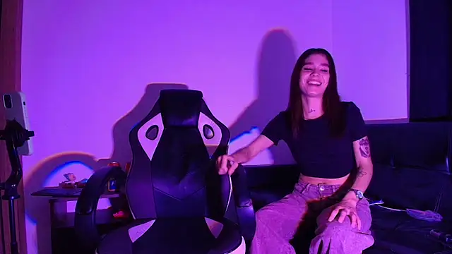 Snapshot of Afterhourscouple_ chatting on April 2026 11:54:02 PM Afterhourscouple online show from April 2026 11:54:02 PM