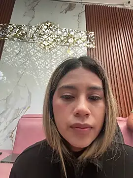 Kimmiebellarie online show from July 2026 12:30:01 PM