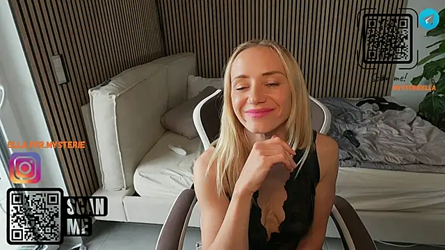Ella Mysterie online show from May 2026 03:18:02 PM