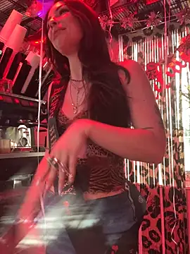 Snapshot of juicybootyquinn chatting on April 2026 01:32:01 AM juicybootyquinn online show from April 2026 01:32:01 AM