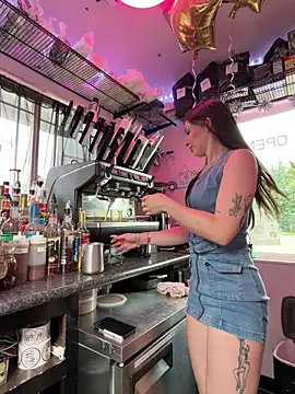 Snapshot of juicybootyquinn chatting on May 2026 01:00:02 AM juicybootyquinn online show from May 2026 01:00:02 AM