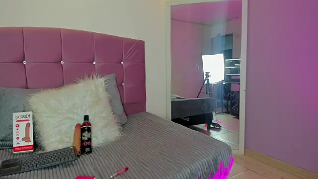 Flor pink online show from May 2026 03:36:01 AM