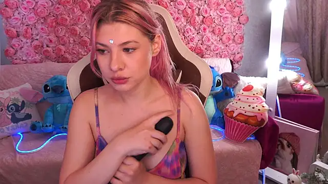 PinkyTrix online show from June 2026 05:58:01 AM