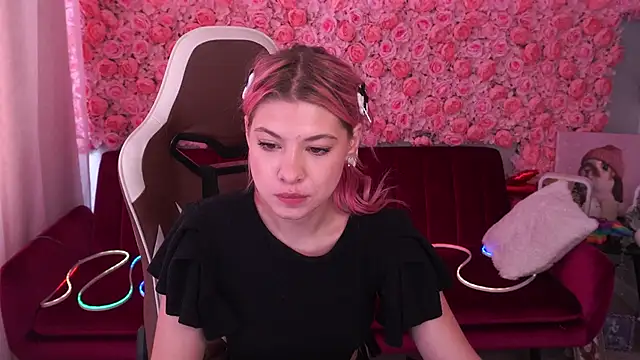 PinkyTrix online show from June 2026 12:46:02 PM