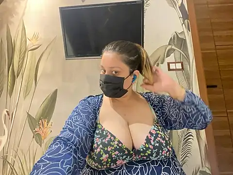 kavyasingh36 online show from May 2026 11:12:03 PM