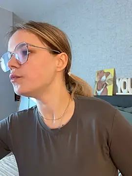 KimEvanss online show from June 2026 05:43:02 AM
