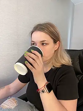 KimEvanss online show from June 2026 05:10:01 AM
