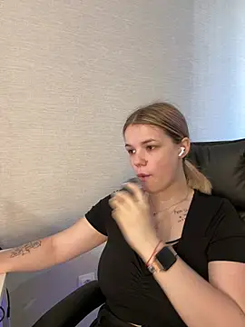 KimEvanss online show from July 2026 05:02:02 AM
