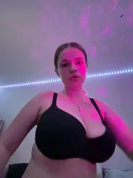 KimEvanss online show from July 2026 10:33:01 AM