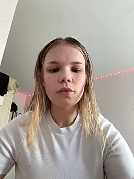 KimEvanss online show from July 2026 10:11:01 AM