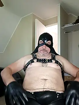 Snapshot of andrexl_eather chatting on April 2026 03:27:02 PM andrexl eather online show from April 2026 03:27:02 PM