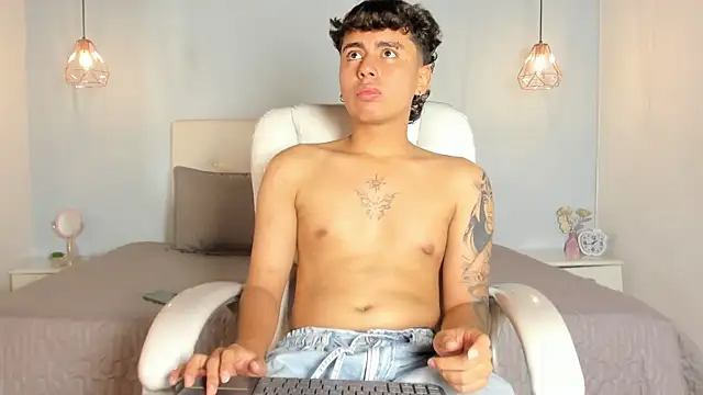 Snapshot of Malakay_18 chatting on April 2026 02:49:02 AM Malakay 18 online show from April 2026 02:49:02 AM