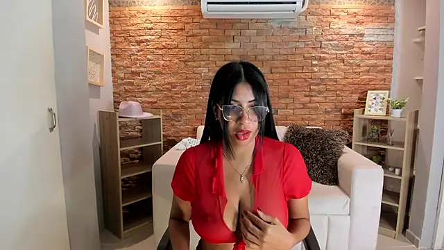 noa joness online show from July 2026 10:01:02 PM