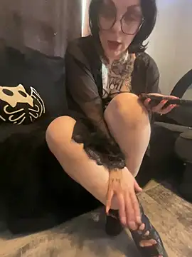 Snapshot of AmalaHexx chatting on April 2026 10:48:01 PM AmalaHexx online show from April 2026 10:48:01 PM