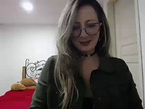 VALELUXX online show from May 2026 04:28:02 AM