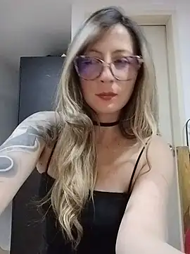 VALELUXX online show from May 2026 02:19:01 AM