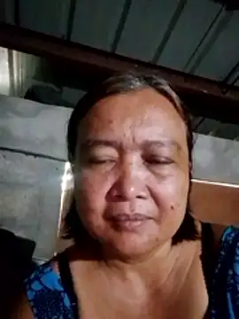 jeanyummytits online show from April 2026 11:18:02 PM