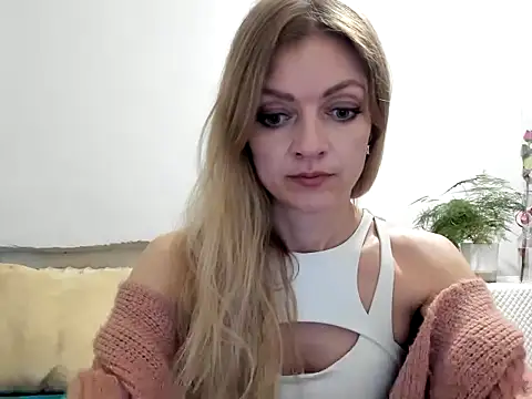 Snapshot of Severina7 chatting on June 2026 07:52:01 PM Severina7 online show from June 2026 07:52:01 PM