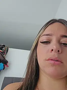 BriannaBunnyy online show from April 2026 05:17:01 PM