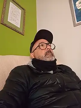 Snapshot of Dietosca chatting on May 2026 04:14:02 PM Dietosca online show from May 2026 04:14:02 PM