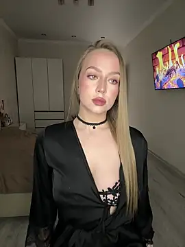 Snapshot of AlisaPearl chatting on April 2026 08:23:01 PM AlisaPearl online show from April 2026 08:23:01 PM