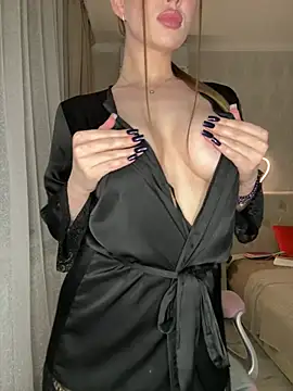 AlisaPearl online show from July 2026 08:38:01 PM
