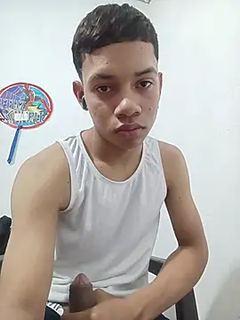 Snapshot of curious_straight_guy chatting on April 2026 06:21:01 PM curious straight guy online show from April 2026 06:21:01 PM