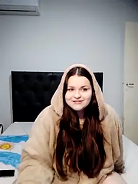 estrell4 online show from June 2026 11:42:02 PM