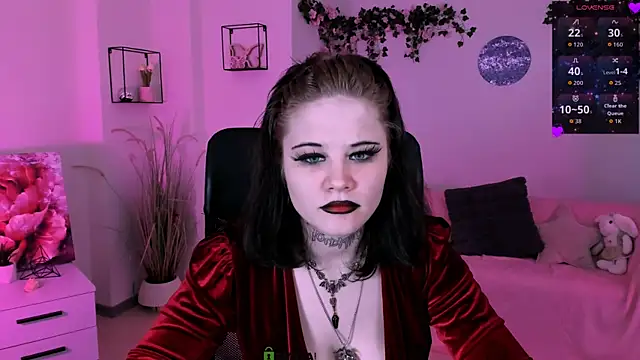 nikki kiss  online show from July 2026 08:40:02 AM