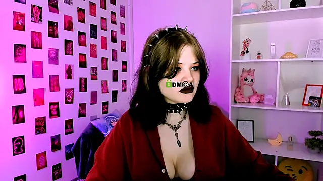 nikki kiss  online show from July 2026 08:34:01 AM