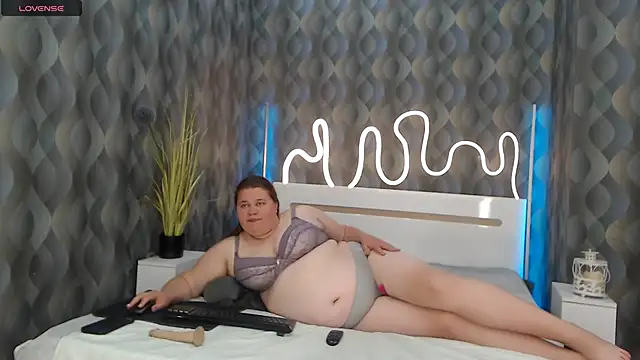 Bella Blvck online show from June 2026 02:33:01 PM