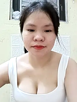 Seraphinahh online show from April 2026 03:50:02 PM